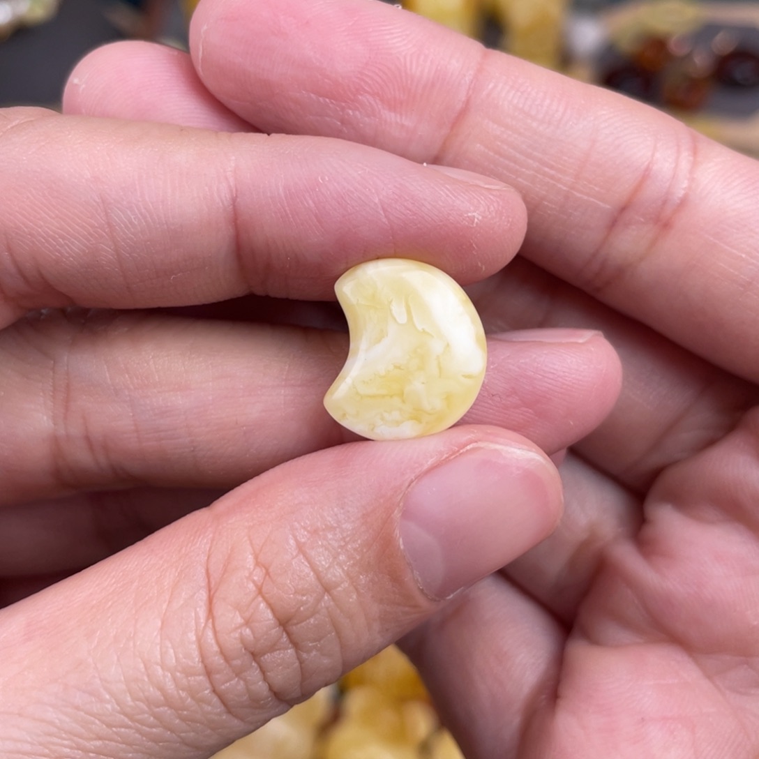 琥珀裸石未镶嵌?****子蜜蜡