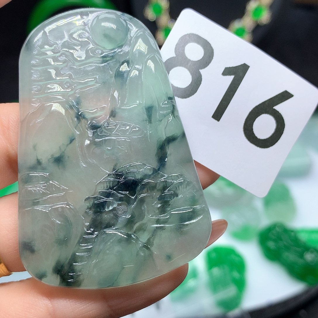 翡翠吊坠(赠链)未镶嵌