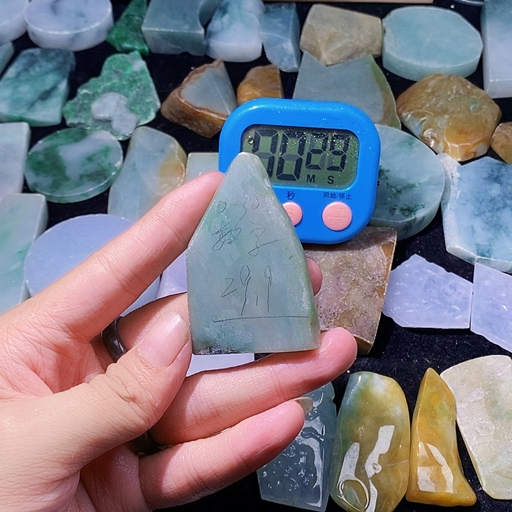 玉***宝颈饰未镶嵌翡翠翡翠