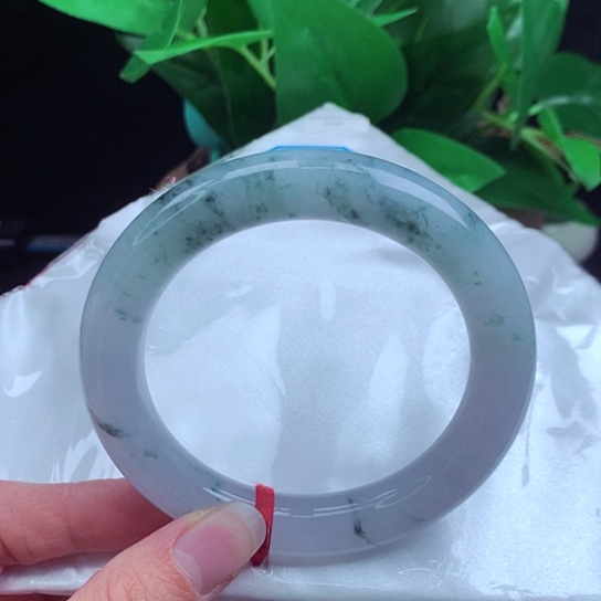 翡翠手镯未镶嵌      圆条61 冰飘花