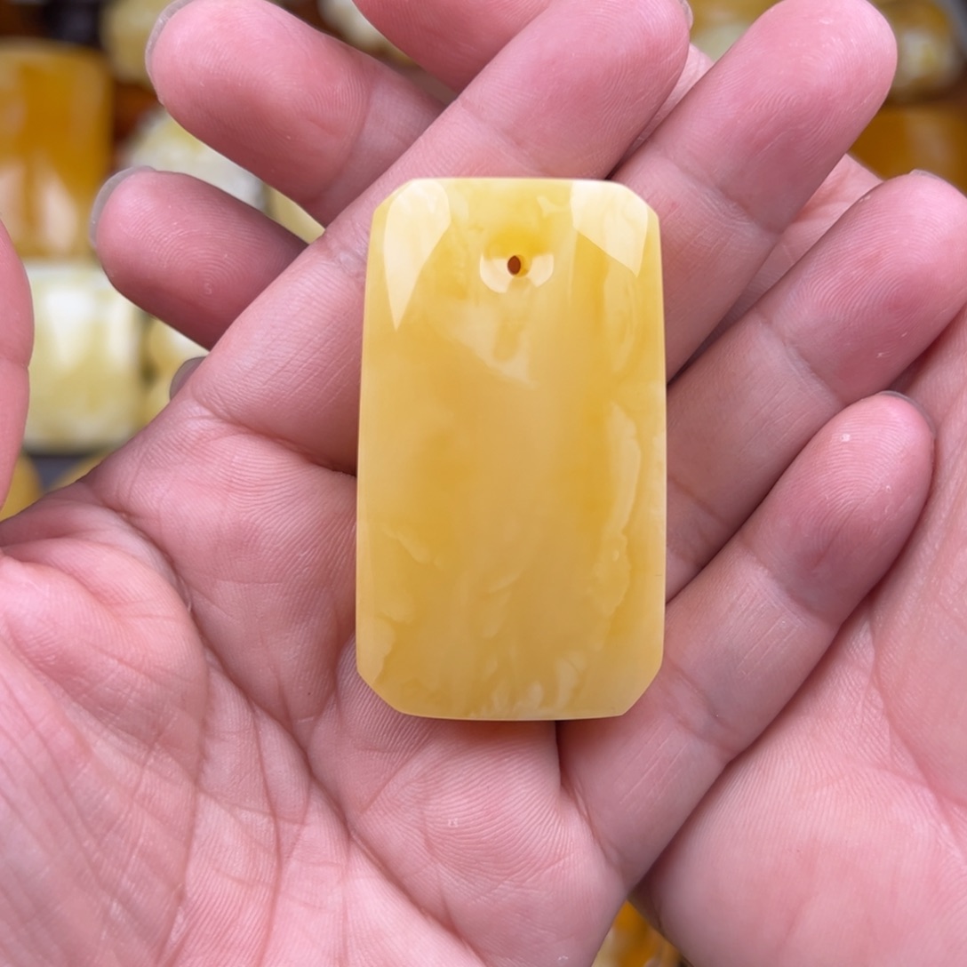琥珀颈饰未镶嵌纯天然蜜蜡