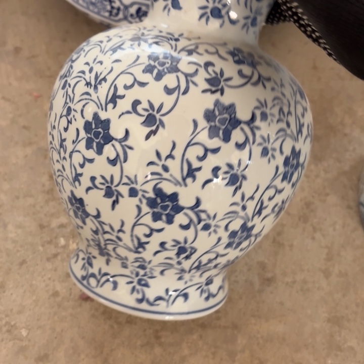 微瑕青花瓷器值得购买