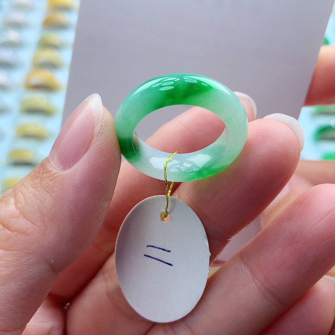 翡翠戒指未镶嵌11圈