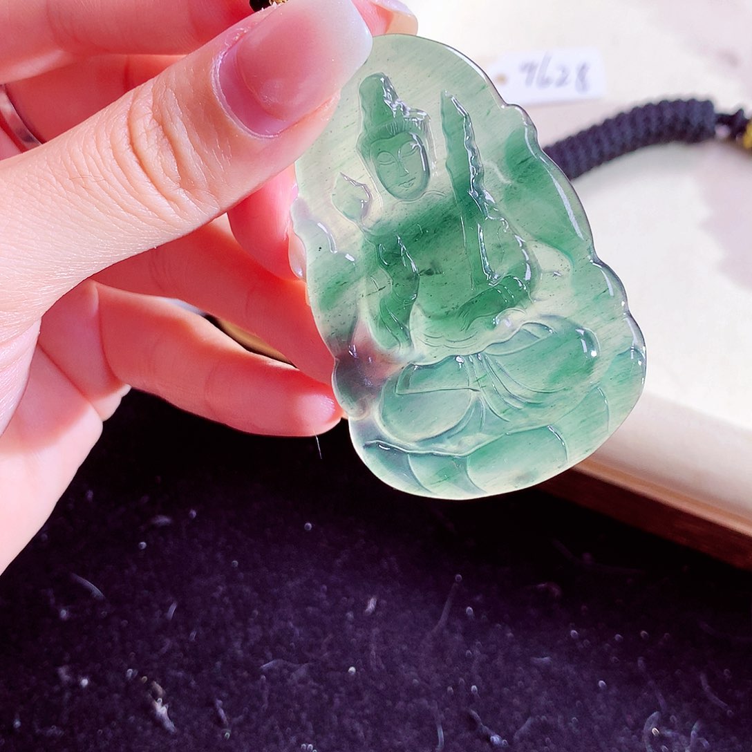 颈饰未镶嵌翡翠天然