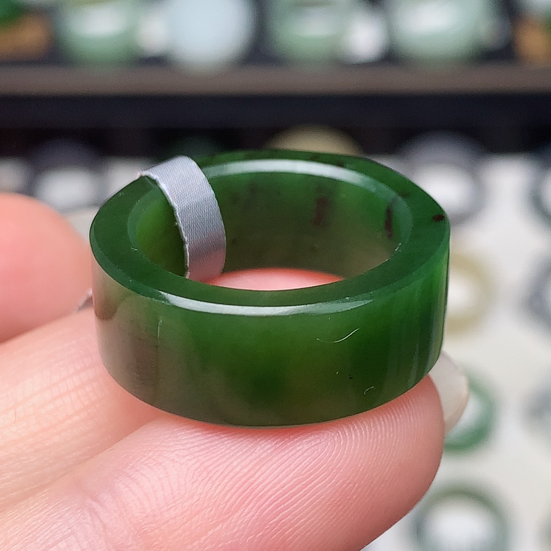 未镶嵌戒指和田玉