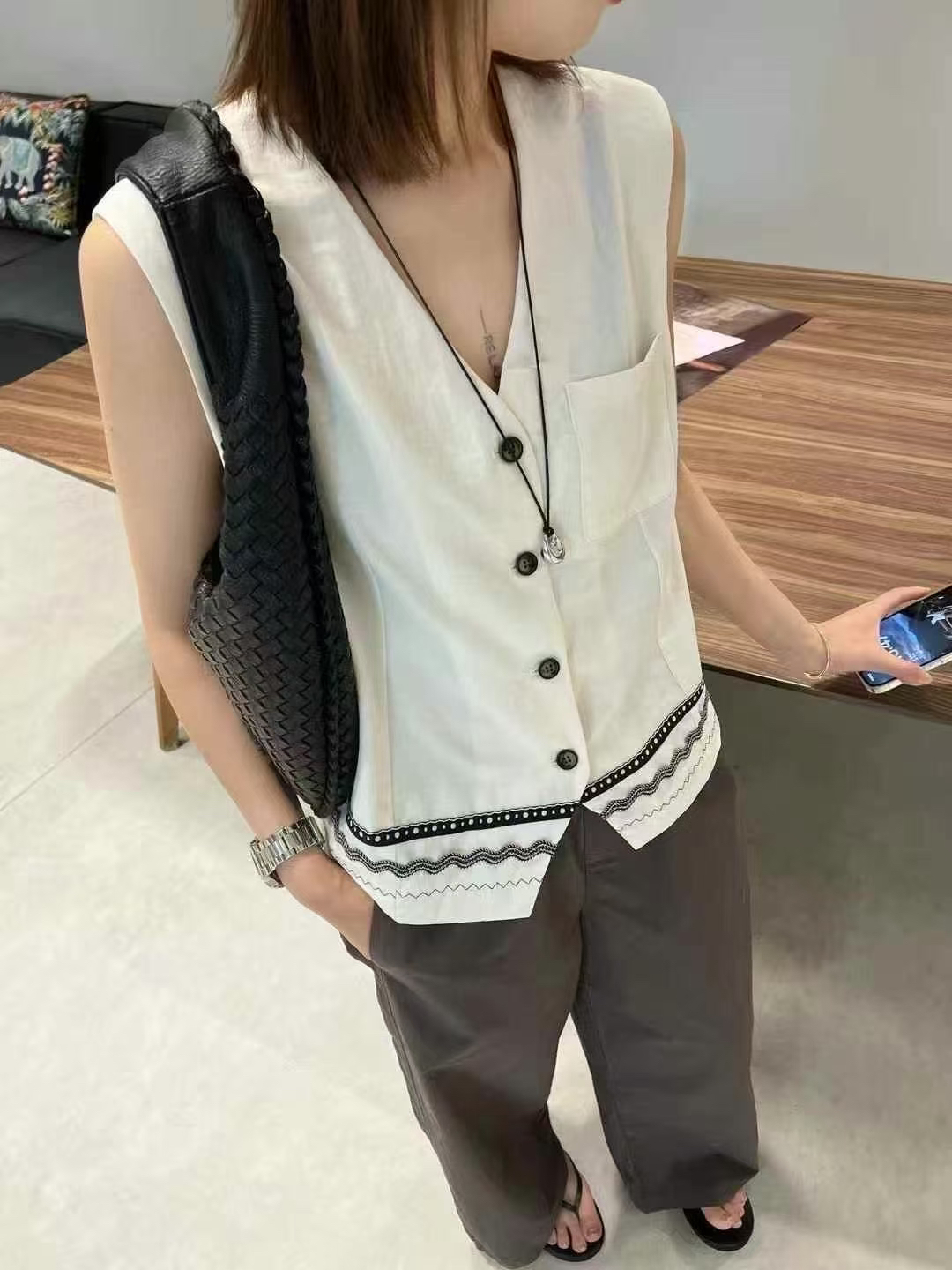 370 夏季上新复古刺绣单排扣无袖