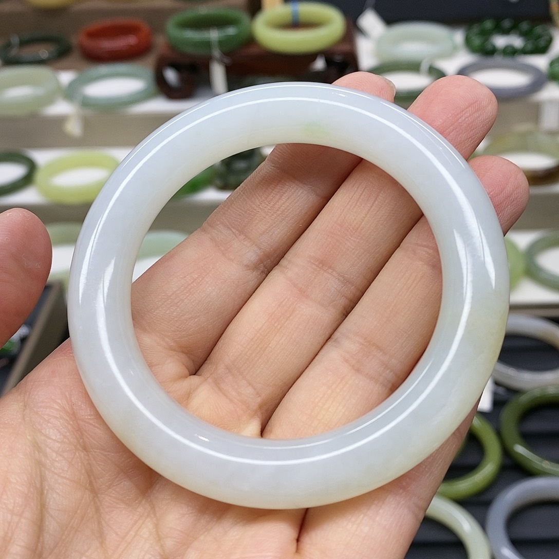 【闪购商品】和田玉手镯未镶嵌