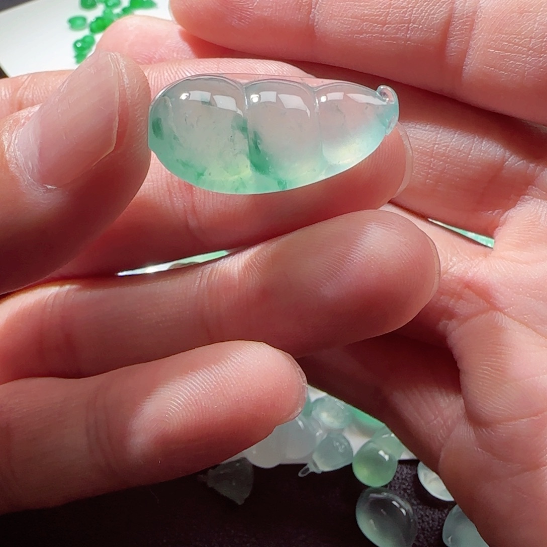 定制翡翠未镶嵌缅甸天然翡翠福豆