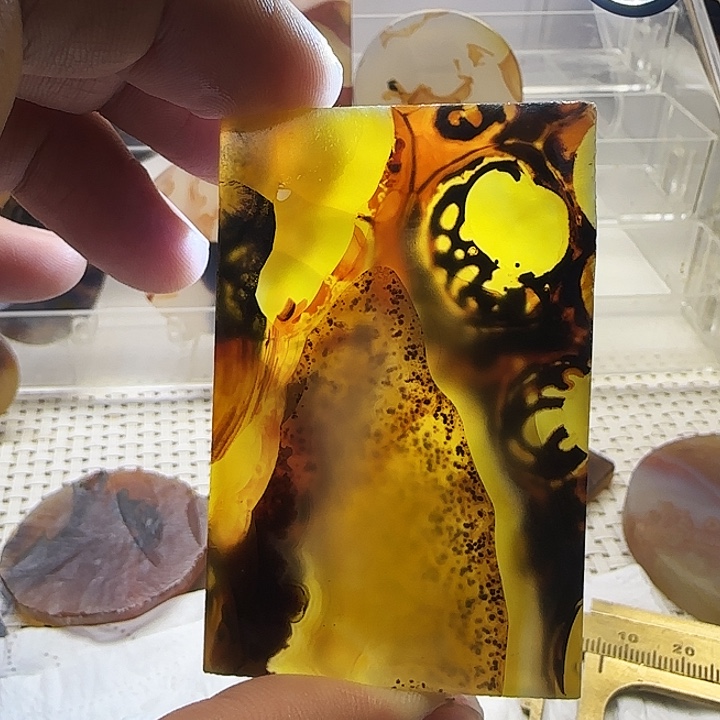 玛瑙/玉髓未镶嵌珠宝奇石