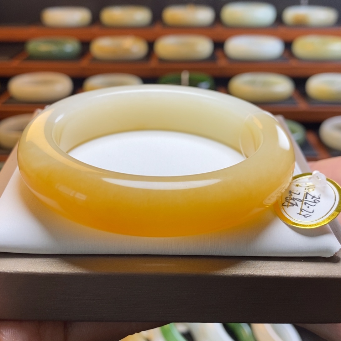 和田玉未镶嵌手镯56圈