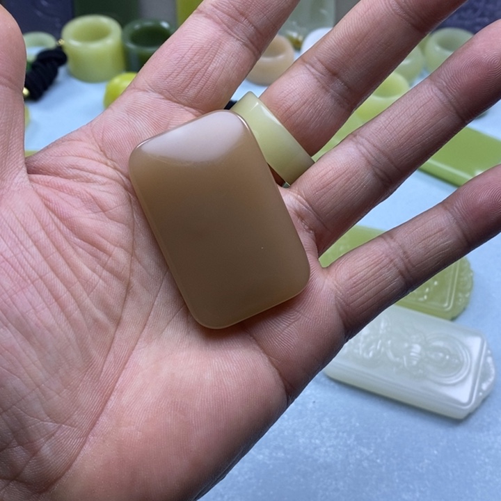 和田玉未镶嵌挂件