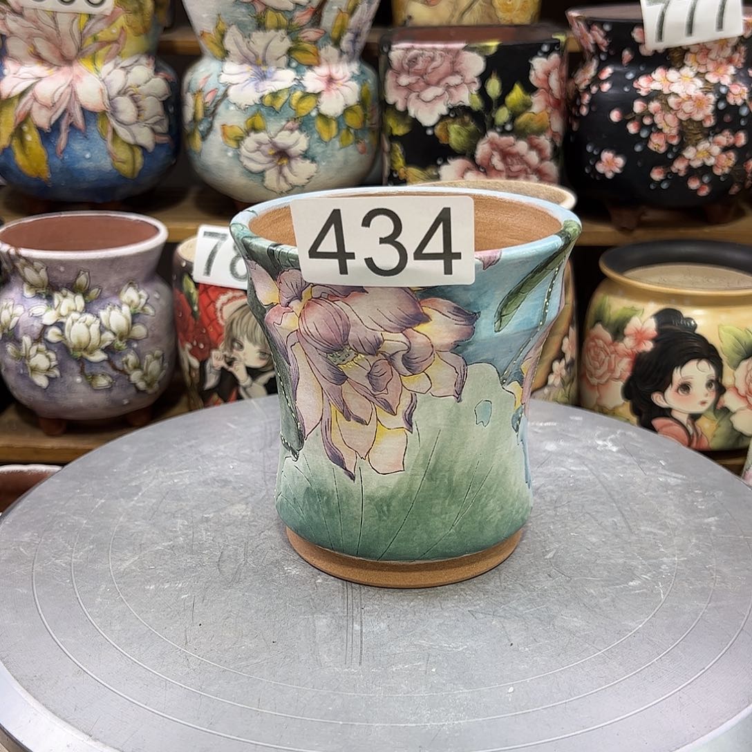 景德镇炫彩手绘口10.5高11.5