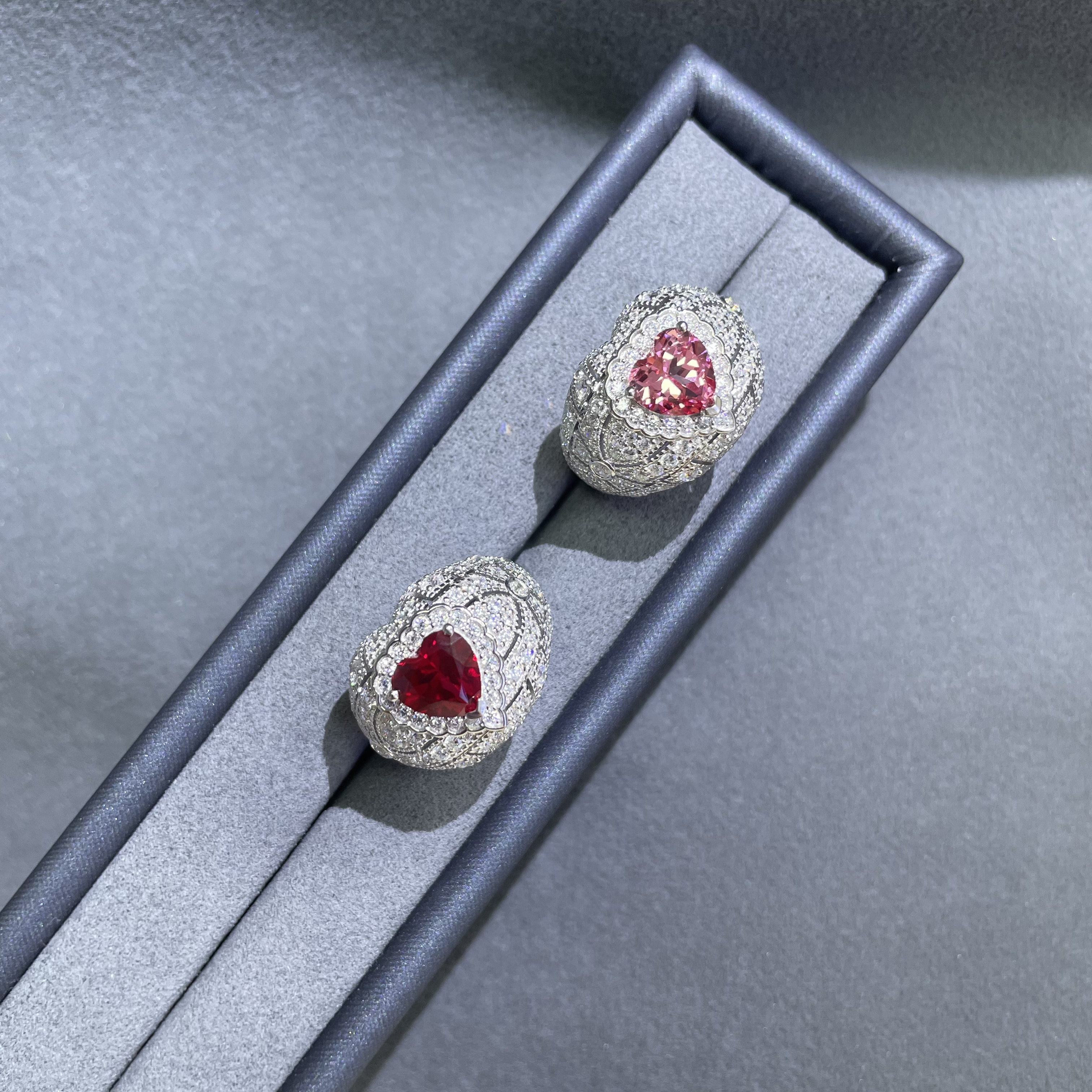 培育红宝石实验室培育彩色宝石戒指