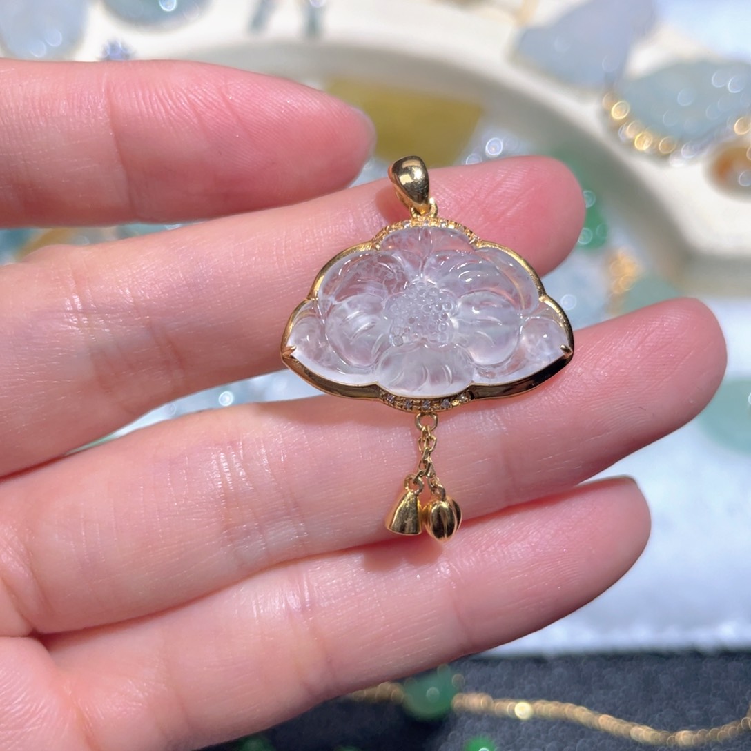 翡翠颈饰18K金镶嵌翡翠