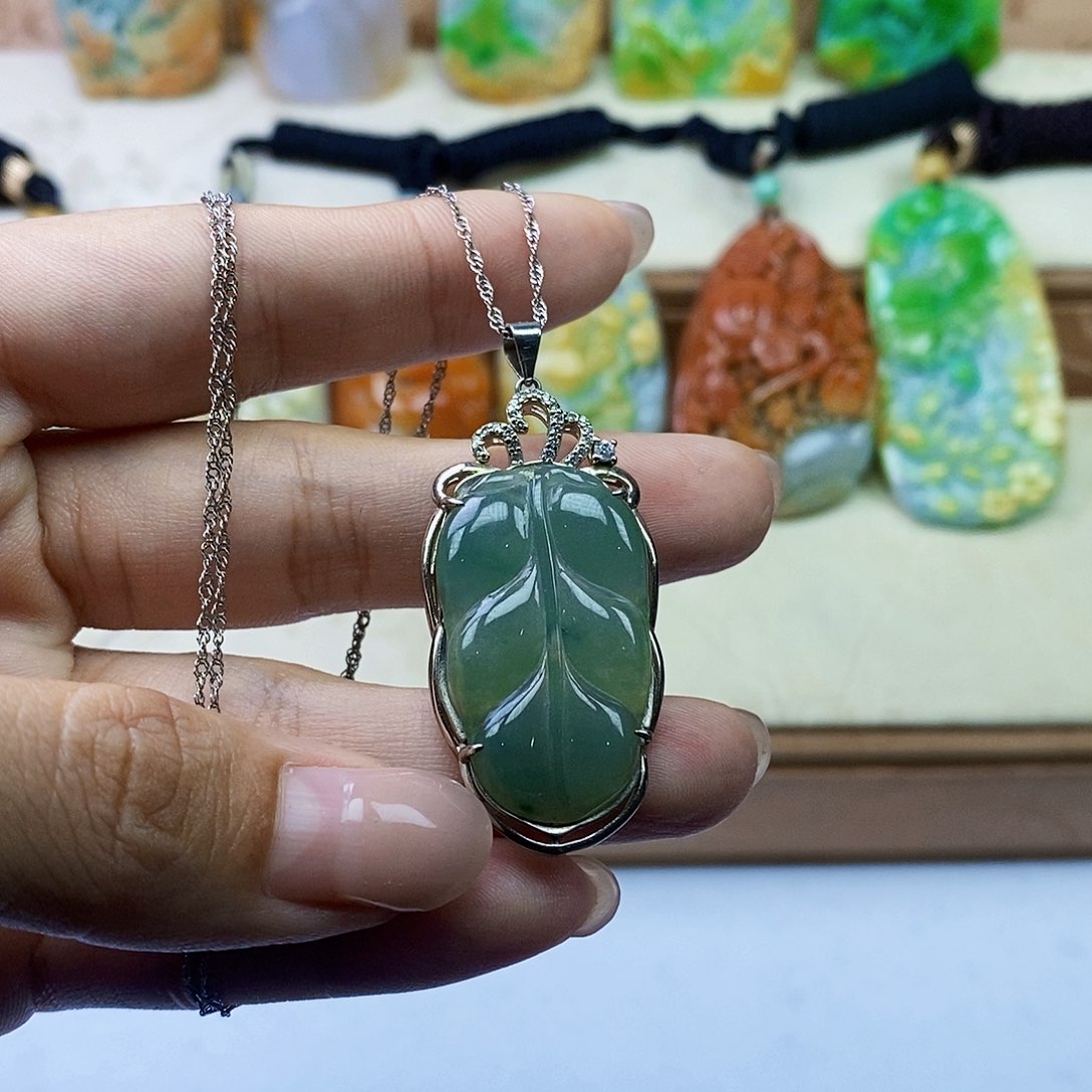 颈饰未镶嵌翡翠翡翠