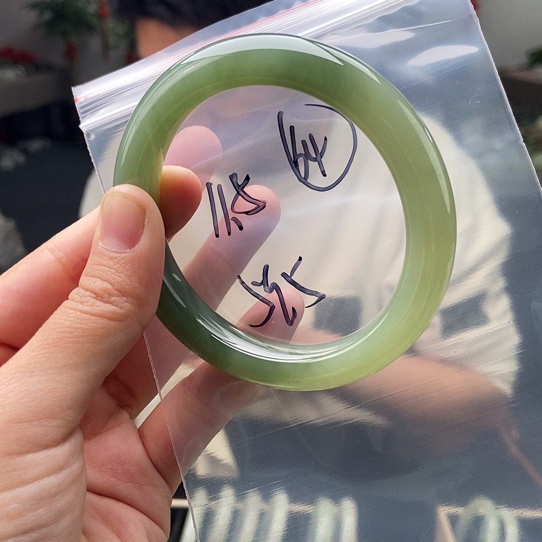 和田玉颜色多样性发拍一发一未镶嵌