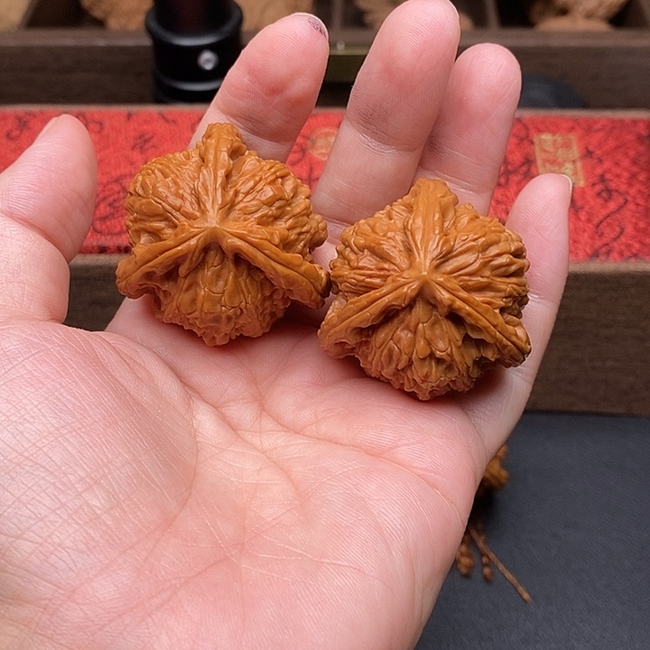 −***’把件文玩核桃白奔