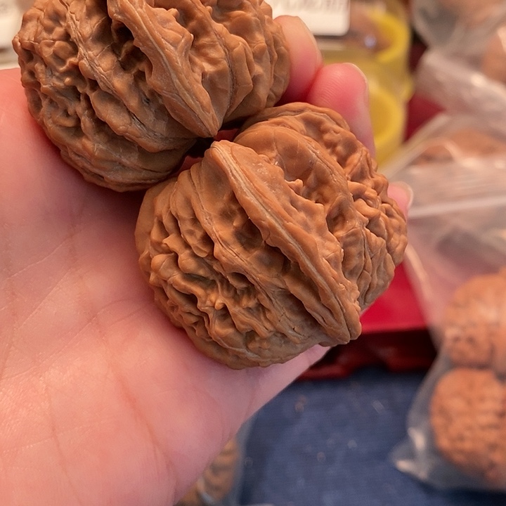 【闪购商品】文玩核桃吊坠山地楼