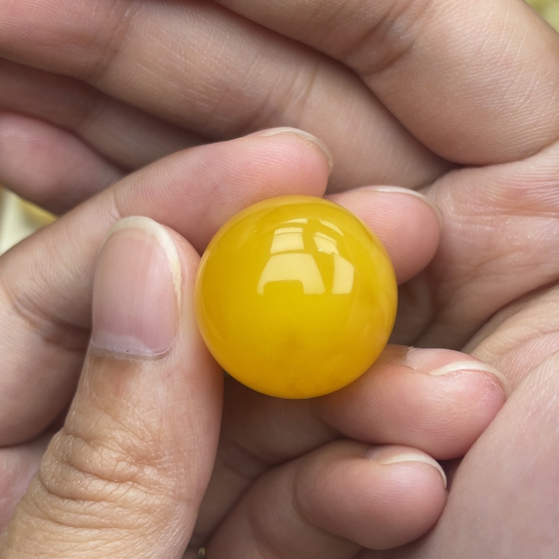 琥珀未镶嵌裸石鸡油红浓蜡20.8mm