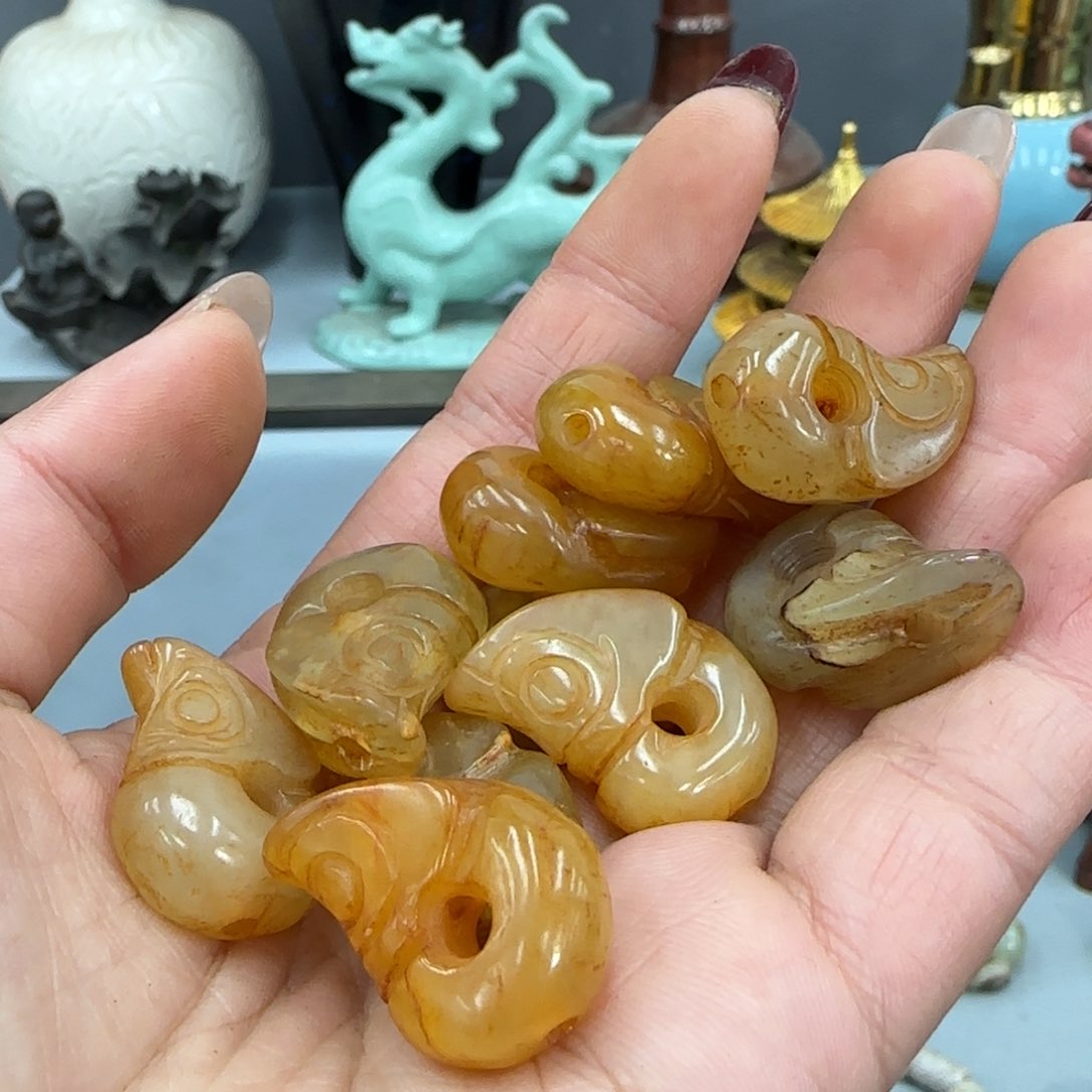 未镶嵌和田玉（糖玉）挂件