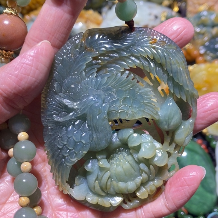 蛇纹石玉岫玉吊坠未镶嵌