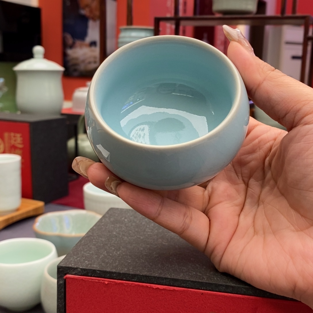 廷怀窑天青色大肚禅定杯