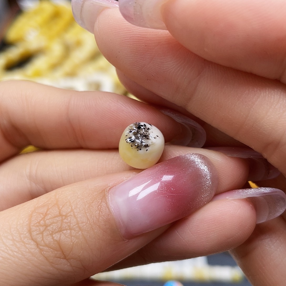 蜜蜡裸石未镶嵌奥利奥老型8.7✖️7.6mm瑕疵福利