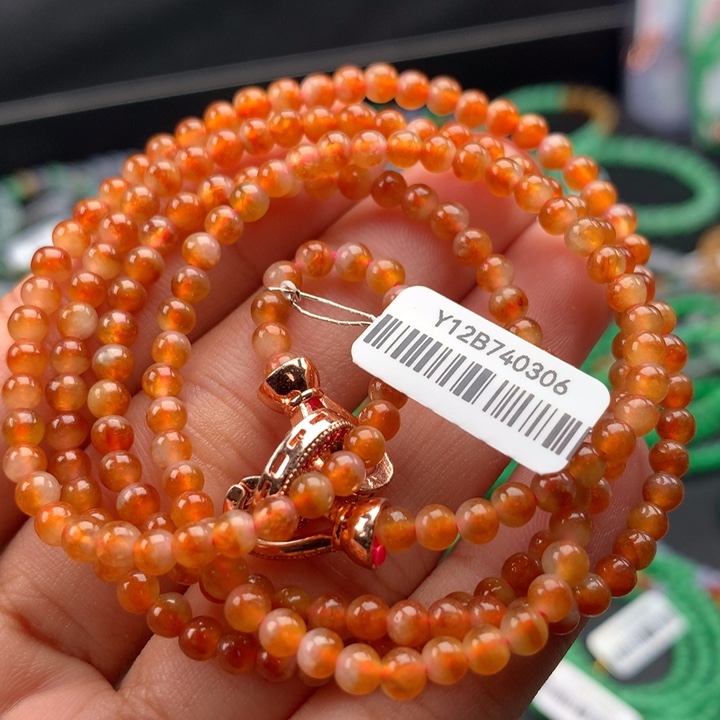 翡翠手镯未镶嵌卡