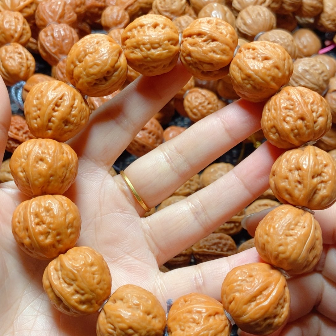 文玩核桃手串元宝