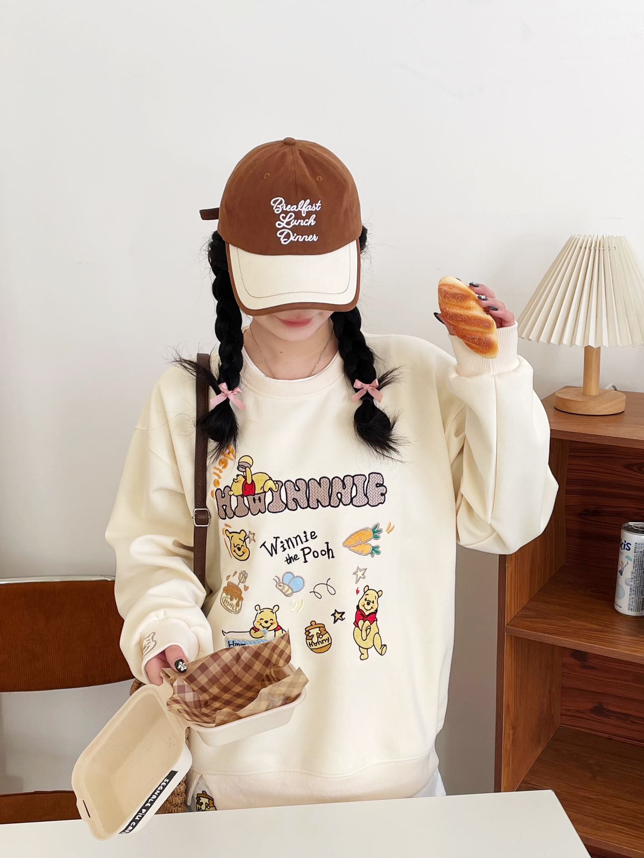 小鹿家春款维尼熊圆领假两件长袖百搭宽松学生韩版春秋休闲卡通