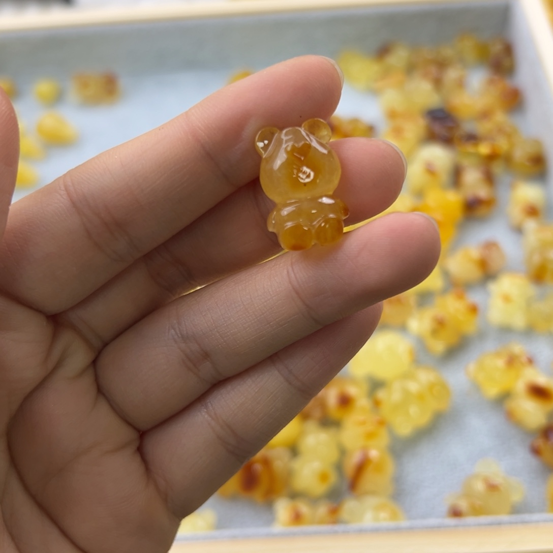 未镶嵌琥珀珠宝奇石