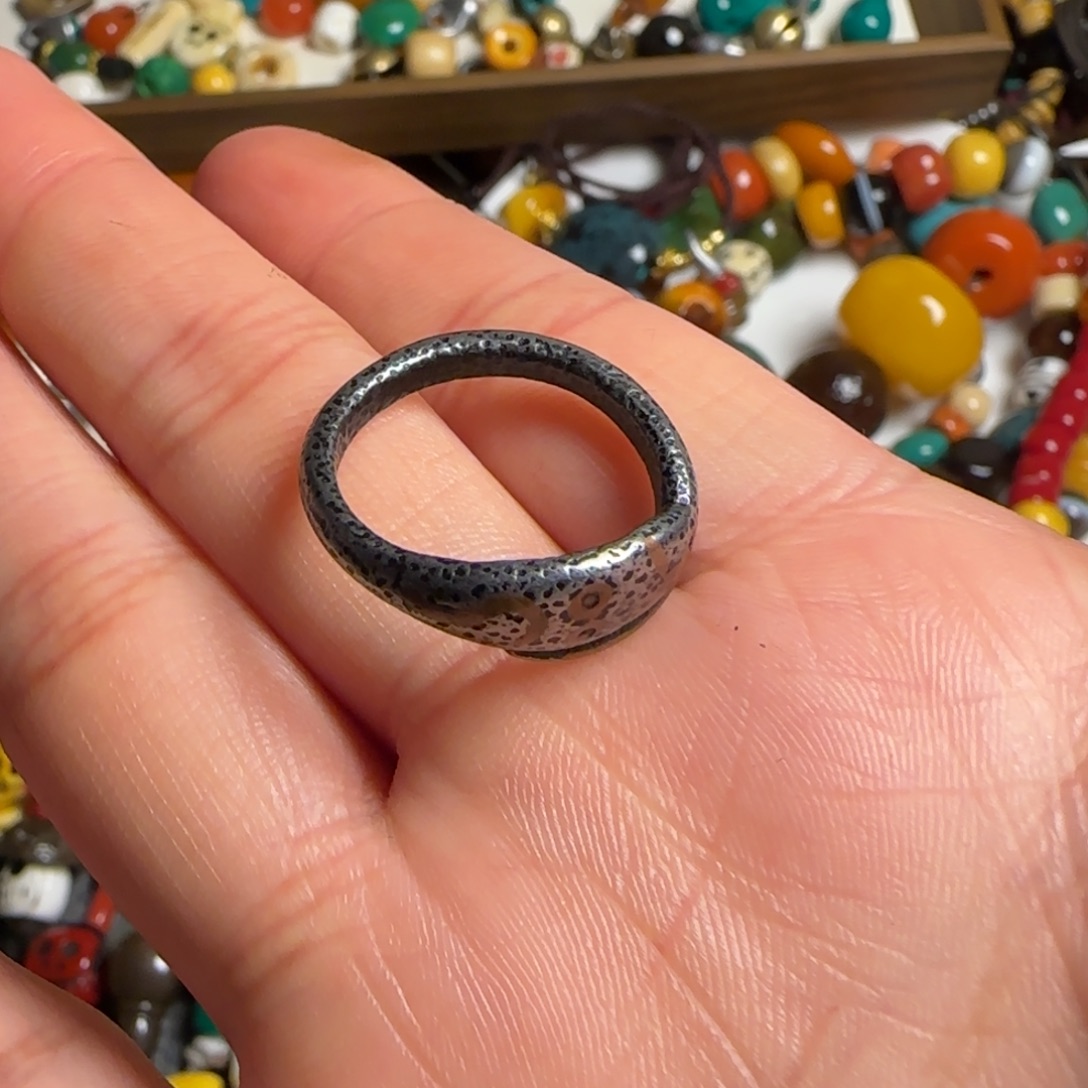 人***路……………………………………戒指