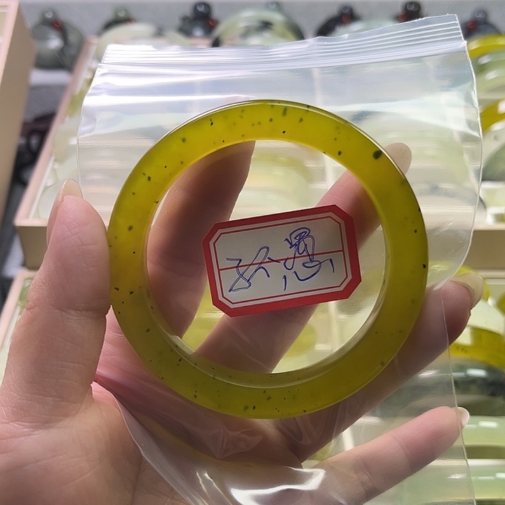 子***愚蛇纹石玉未镶嵌手镯
