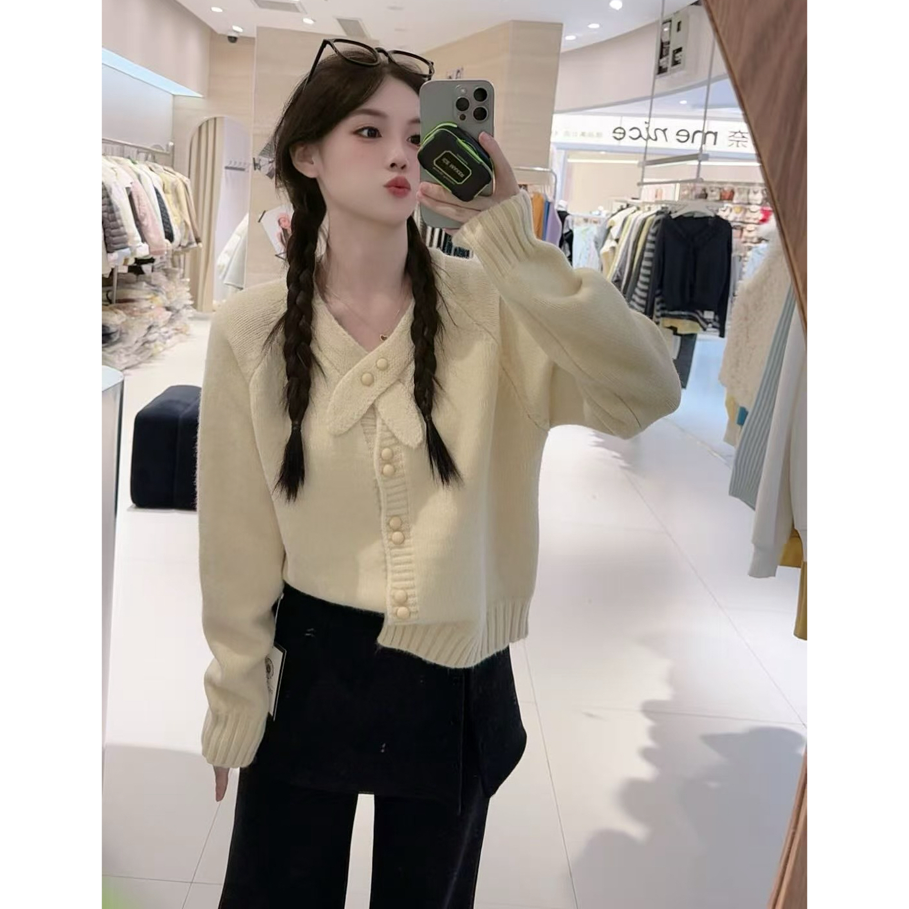 25720双扣兔耳朵毛衣