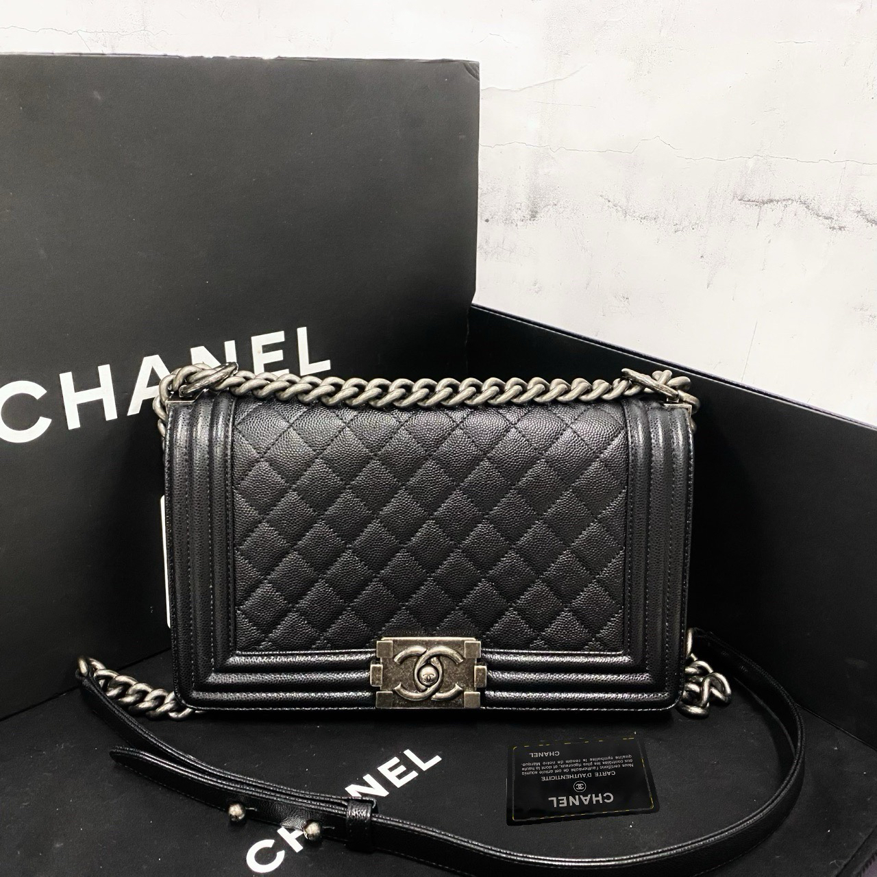 99新 Chanel/香奈儿 香奈儿leboy黑银中号 荔枝皮28开有卡