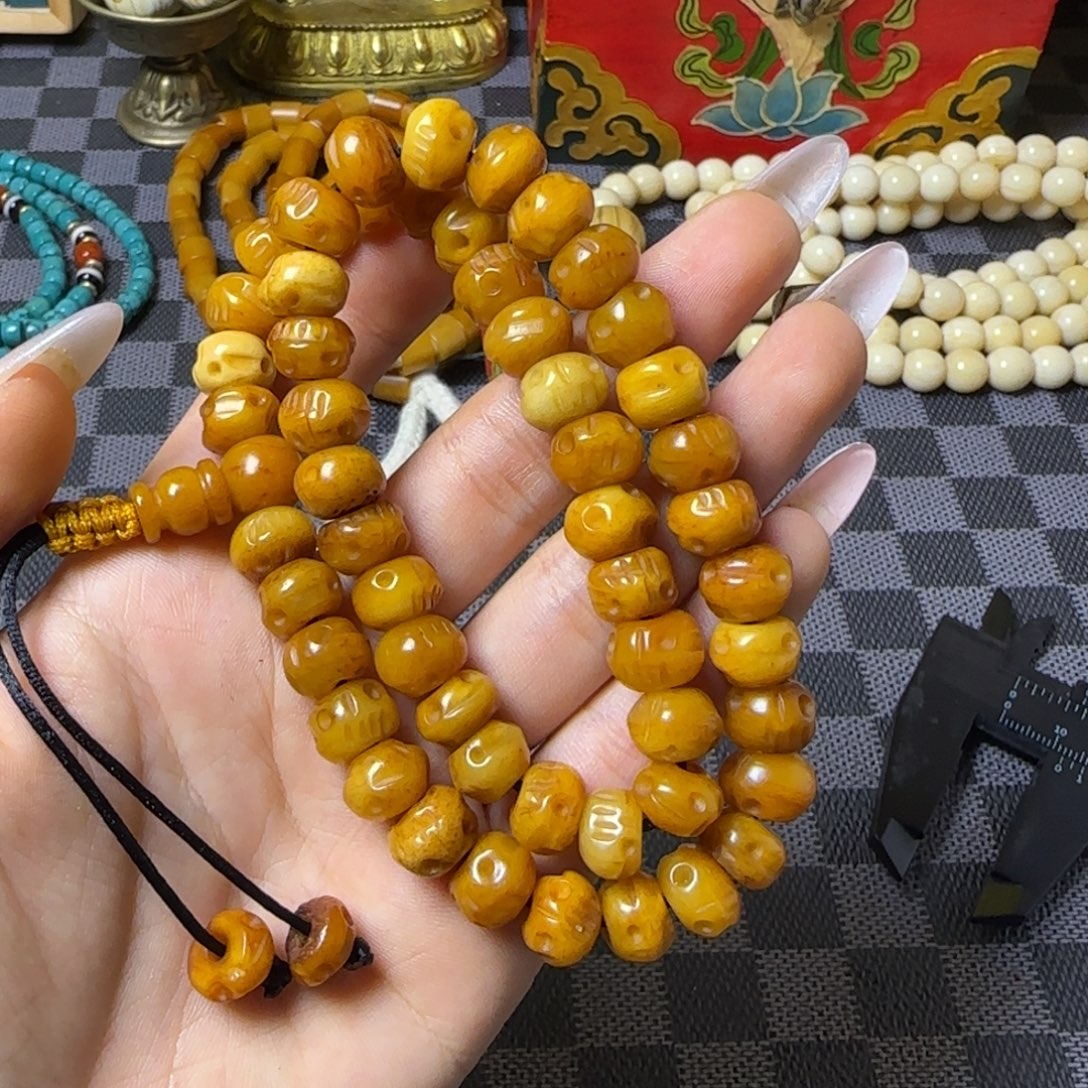 阡***殒玻璃颈饰哈哈哈哈哈