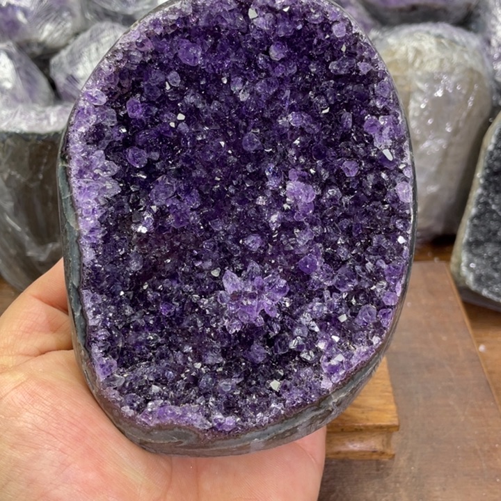 未镶嵌水晶大型摆件（非配饰）