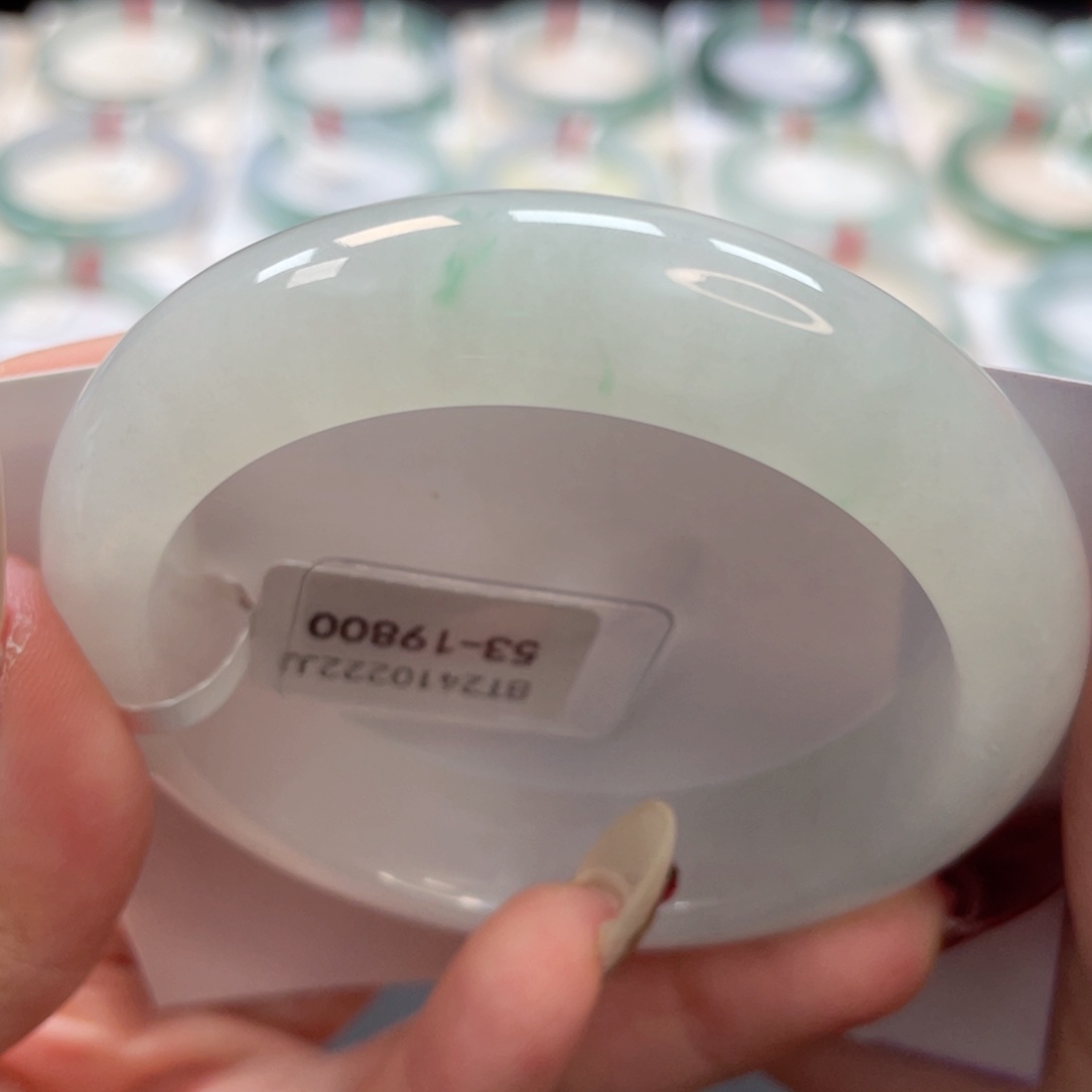 【闪购商品】翡翠手镯未镶嵌冰胶翠色点缀淡雅清新正圈53，7号
