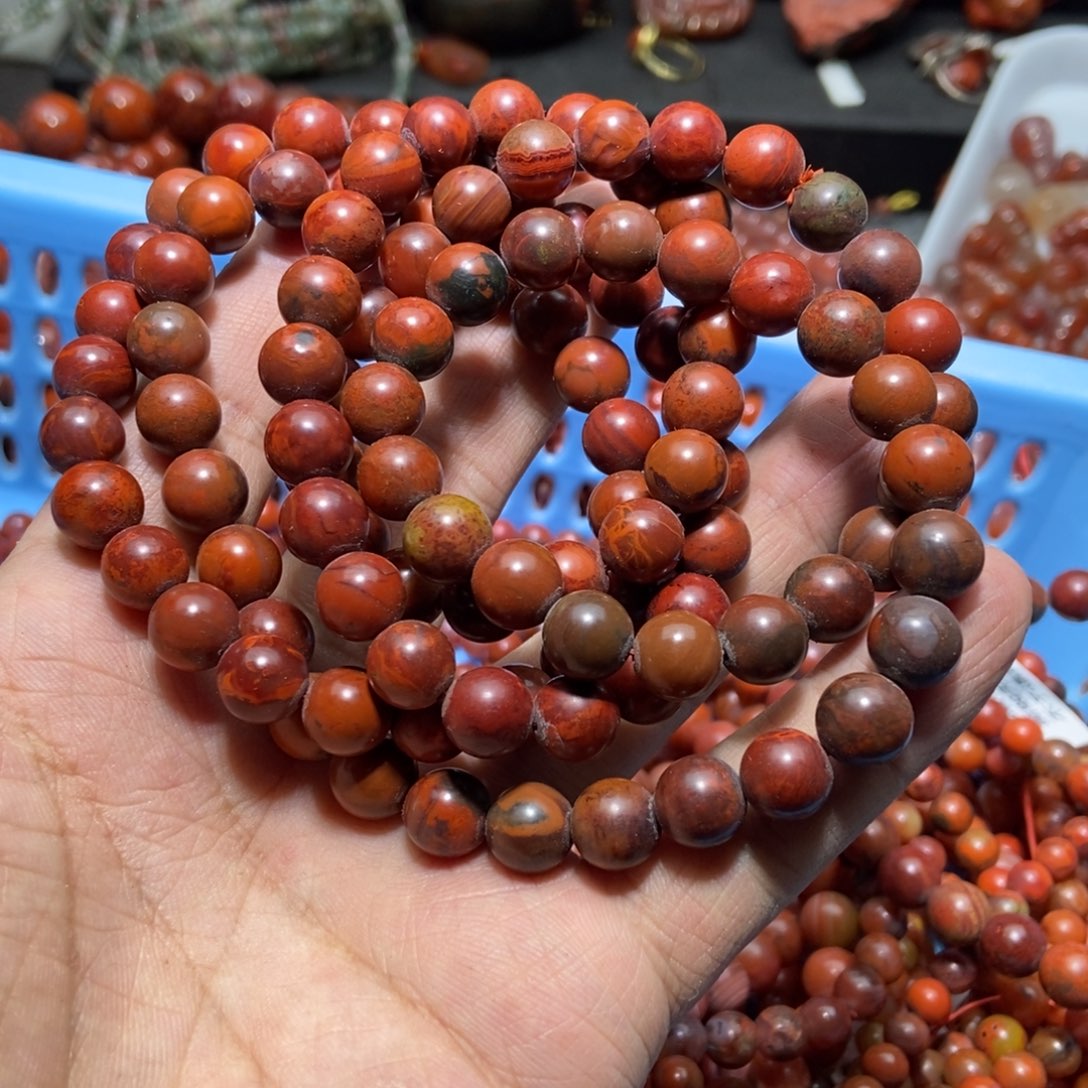 自***的南红玛瑙未镶嵌手串