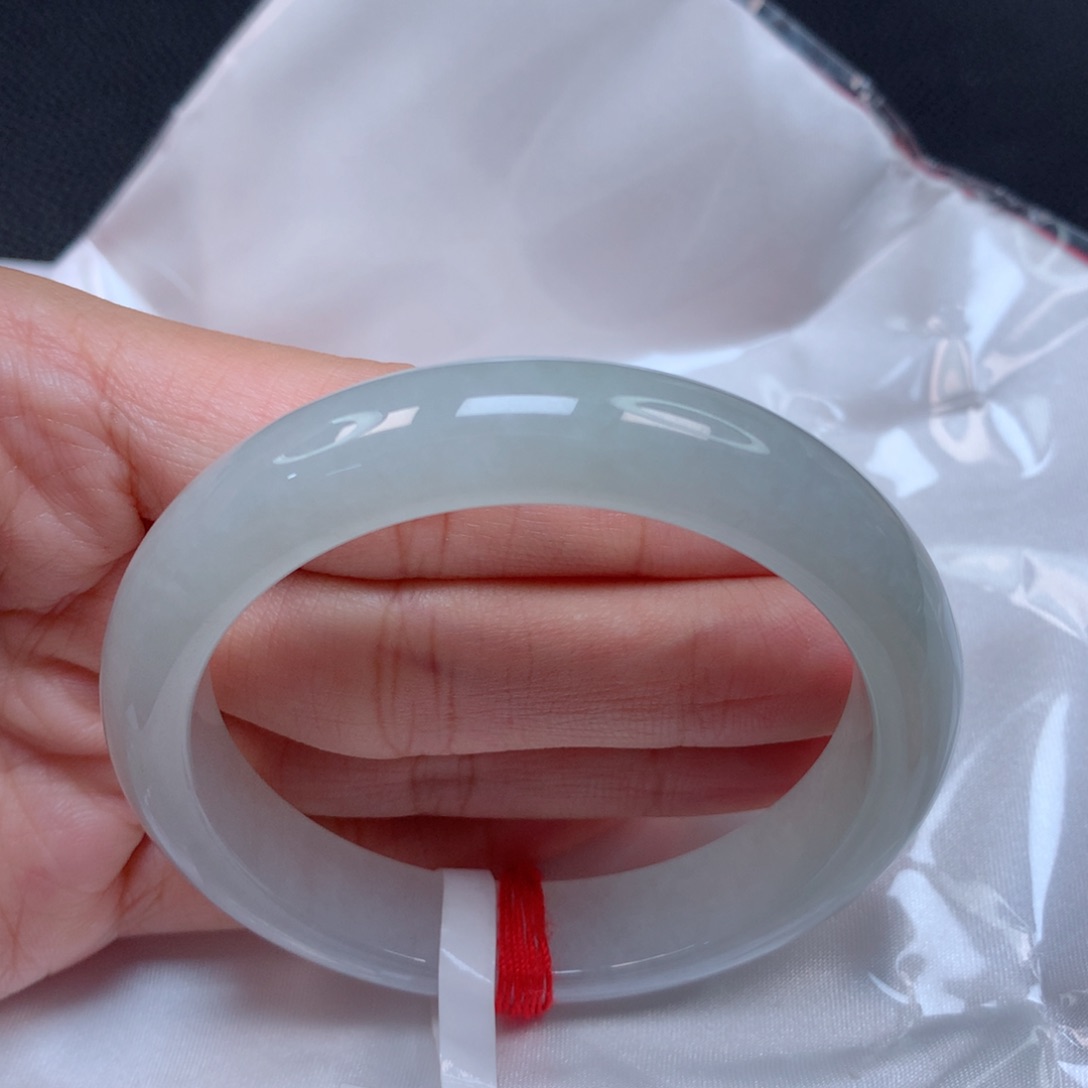 翡翠手镯未镶嵌天然