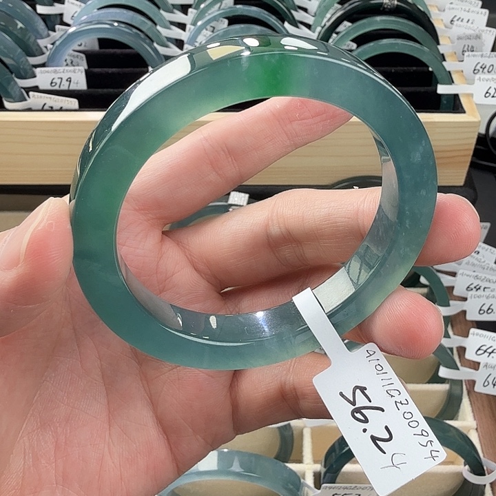 翡翠手镯未镶嵌糖***子56.24