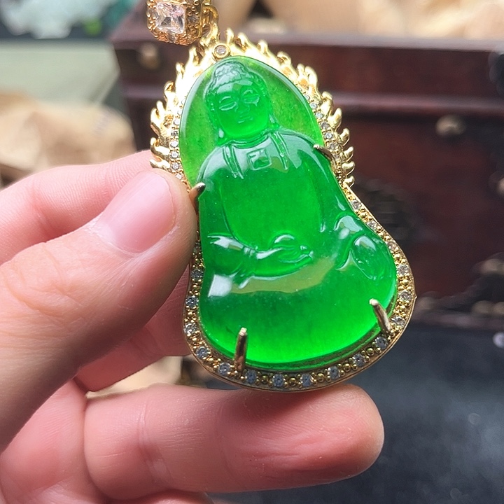 翡翠手镯未镶嵌啊啊