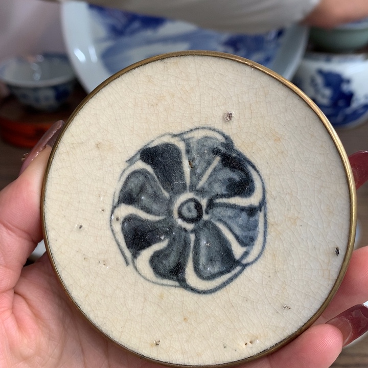 壶承现代纯手工手绘的主人杯