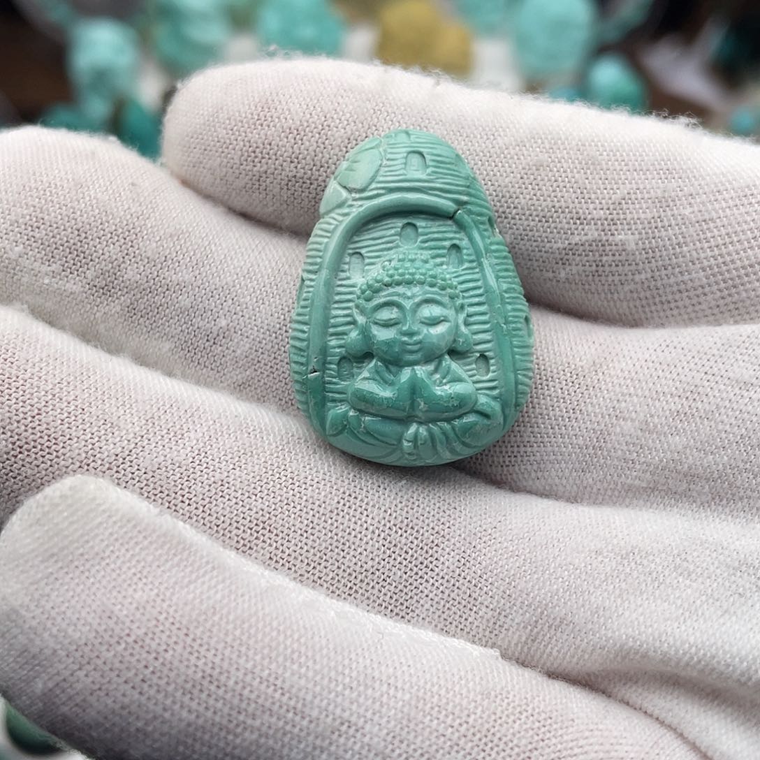 绿松石未镶嵌颈饰