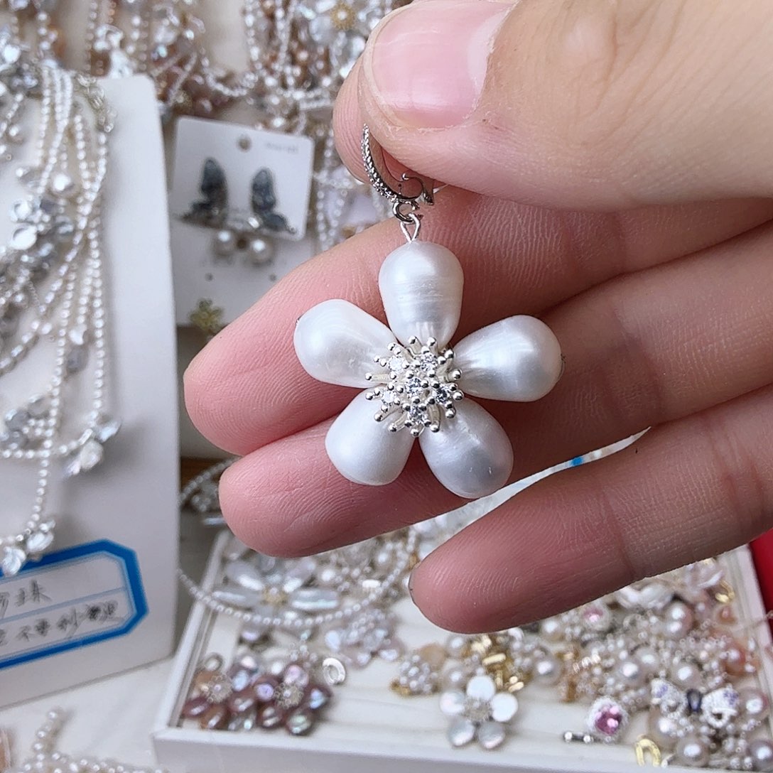 未镶嵌颈饰淡水珍珠