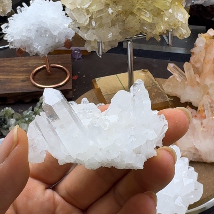 Q***H水晶未镶嵌珠宝半成品