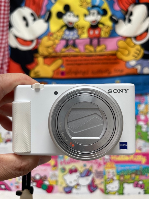 95新 Sony/索尼 ZV-1奶白色 翻转屏可自拍4k视频/美颜/vlog神器