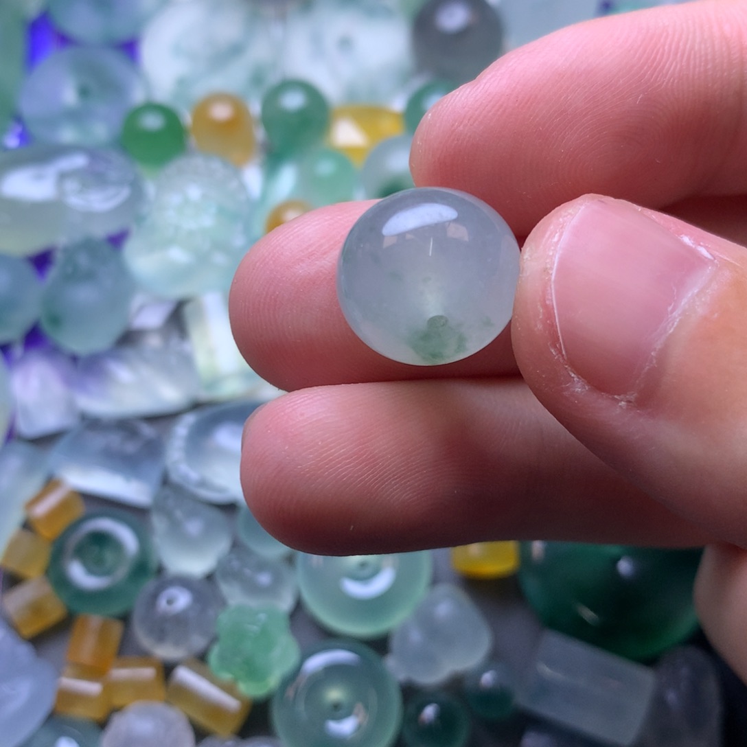 定制翡翠未镶嵌挂件