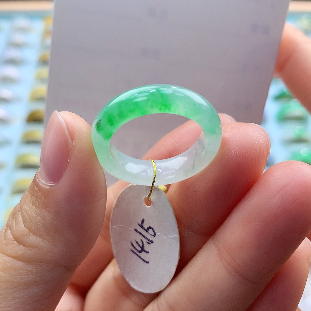 翡翠戒指未镶嵌1415圈