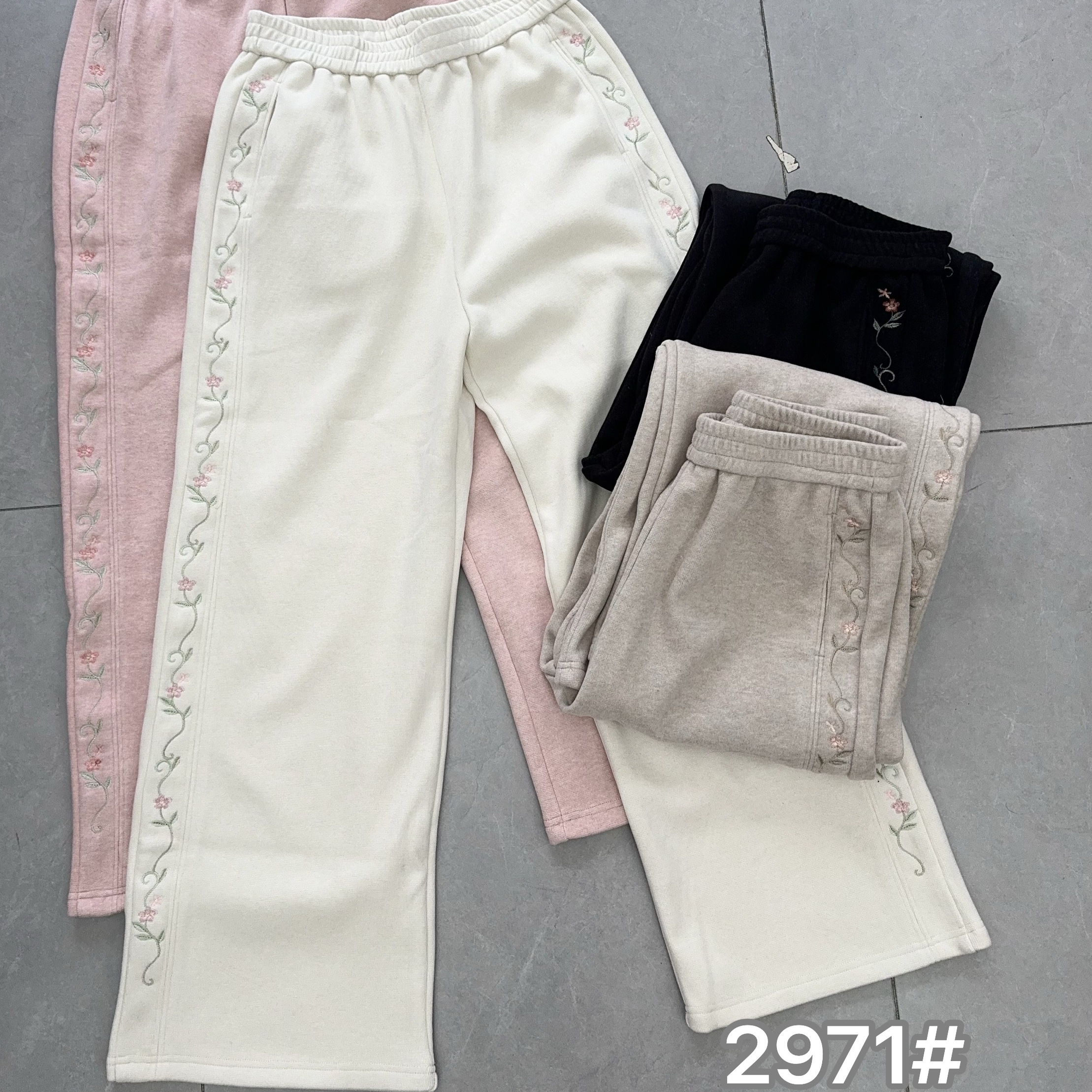 炫织梦多金小花重工刺绣糯米绒加绒加厚休闲卫裤2971